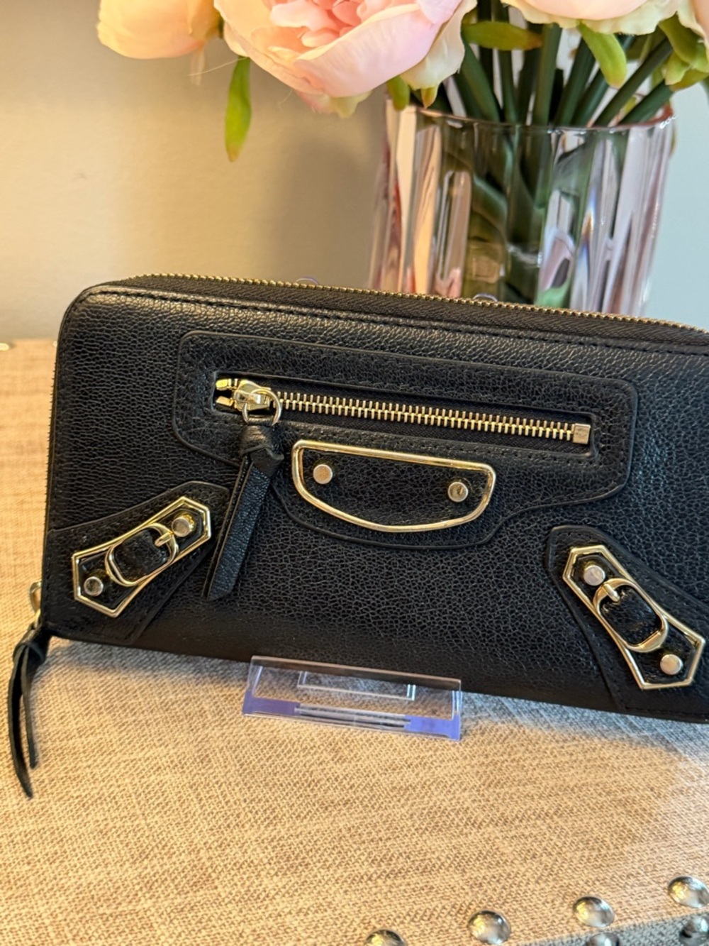 EUC Balenciaga Black Leather Zip Wallet with Gold Hardware - Picture 5 of 17